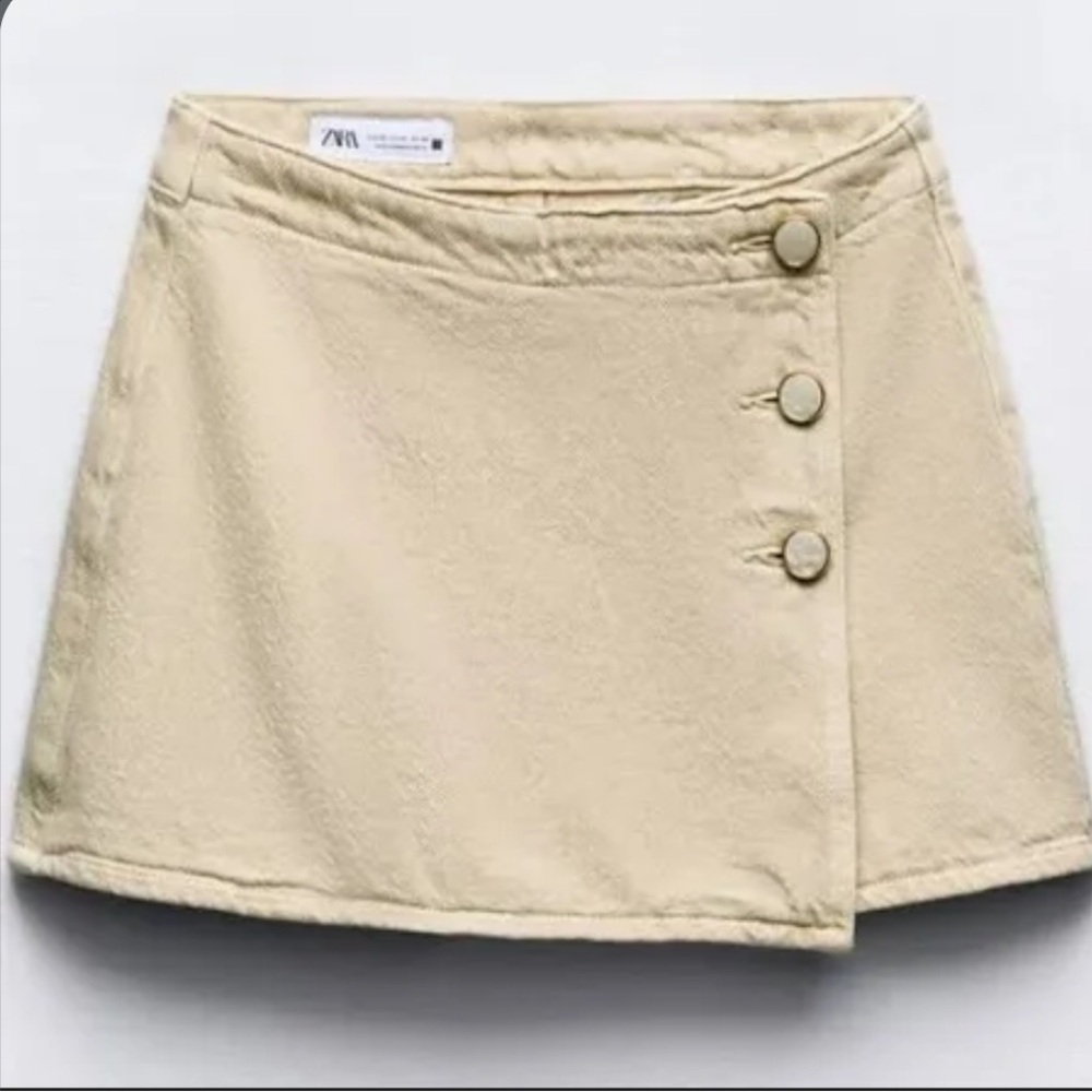 Zara Women's Tan Button-Detail Skort